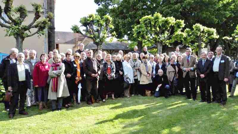 1_016 (Laurent).jpg - Photo souvenir... avec les élus locaux